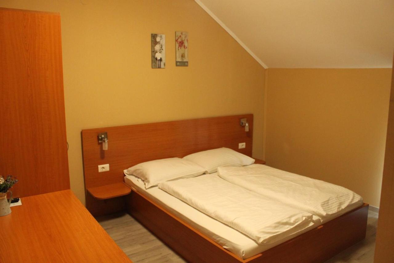 Guesthouse Rezekov Podrum Ястребарско Экстерьер фото