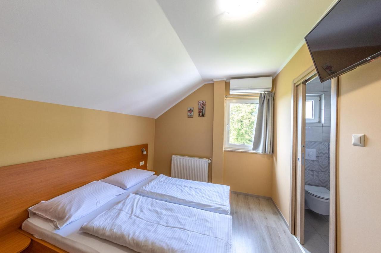 Guesthouse Rezekov Podrum Ястребарско Экстерьер фото